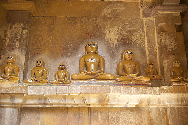 http://www.herenow4u.net/fileadmin/v3media/pics/Jain_Temples/Jaisalmer/Jaisalmer_003.jpg
