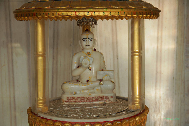 2014.09.18 Mehrauli Dadabari Jain Temple 00315