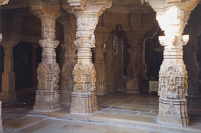 http://www.herenow4u.net/fileadmin/v3media/pics/Jain_Temples/Jaisalmer/Jaisalmer_025.jpg