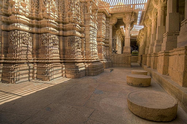 http://www.herenow4u.net/fileadmin/v3media/pics/Jain_Temples/Jaisalmer/Jaisalmer_026.jpg