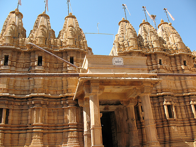 http://www.herenow4u.net/fileadmin/v3media/pics/Jain_Temples/Jaisalmer/Jaisalmer_017.jpg