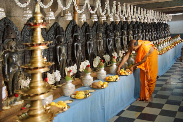 2014.01.14 Shravanabelagola - Abhisheka of 24 Tirthankaras 5668
