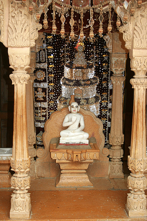 http://www.herenow4u.net/fileadmin/v3media/pics/Jain_Temples/Jaisalmer/Jaisalmer_012.jpg