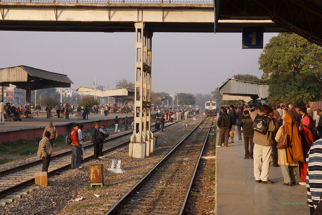 2013.02.12  Delhi Cantt. Railway Station 01438
