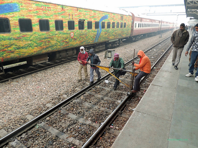 2014.01.04 Delhi Kent Railway Station 2938