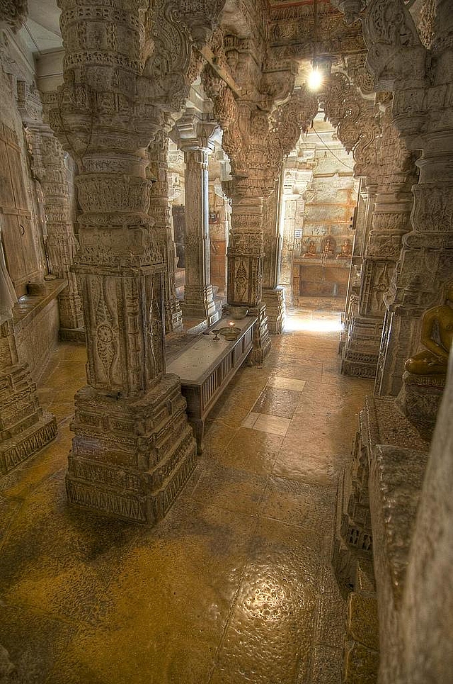 http://www.herenow4u.net/fileadmin/v3media/pics/Jain_Temples/Jaisalmer/Jaisalmer_005.jpg