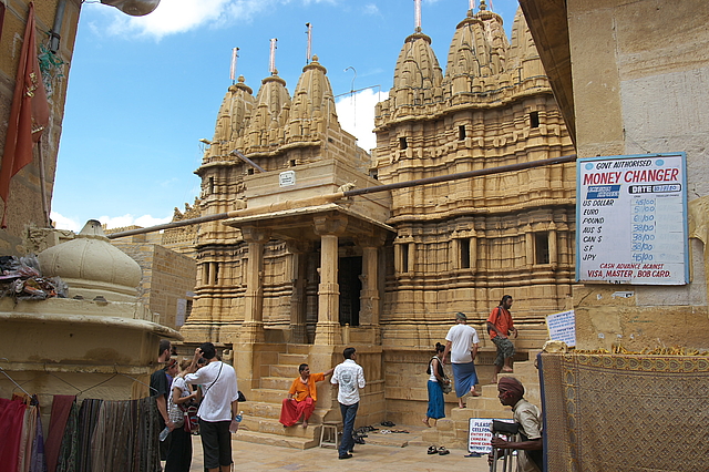 http://www.herenow4u.net/fileadmin/v3media/pics/Jain_Temples/Jaisalmer/Jaisalmer_001.jpg