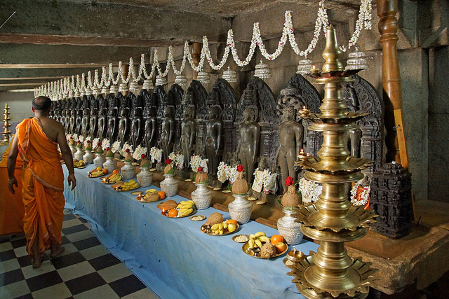 2014.01.14 Shravanabelagola - Abhisheka of 24 Tirthankaras 5724