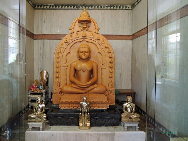 2014.01.13 Bangalore - Karnataka Jain Bhawan - Mahavir Temple 3700